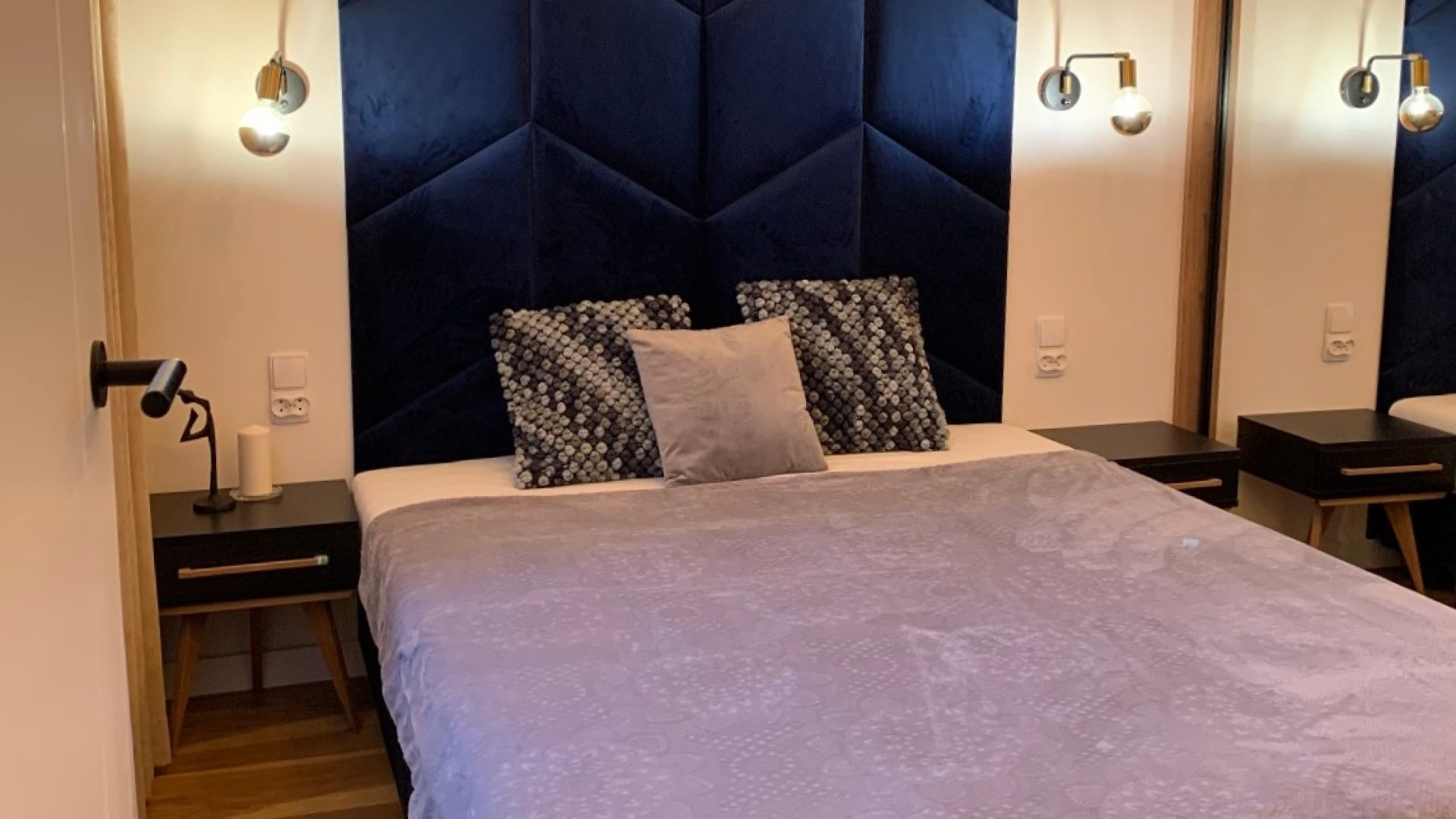 Golden room
