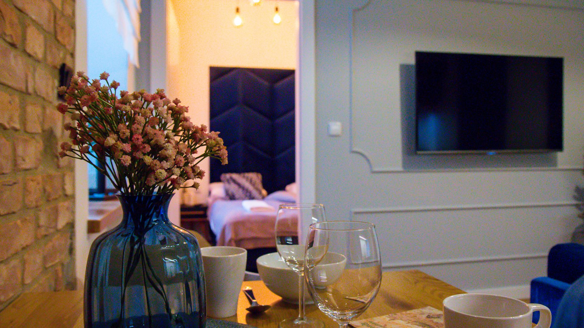 Golden room