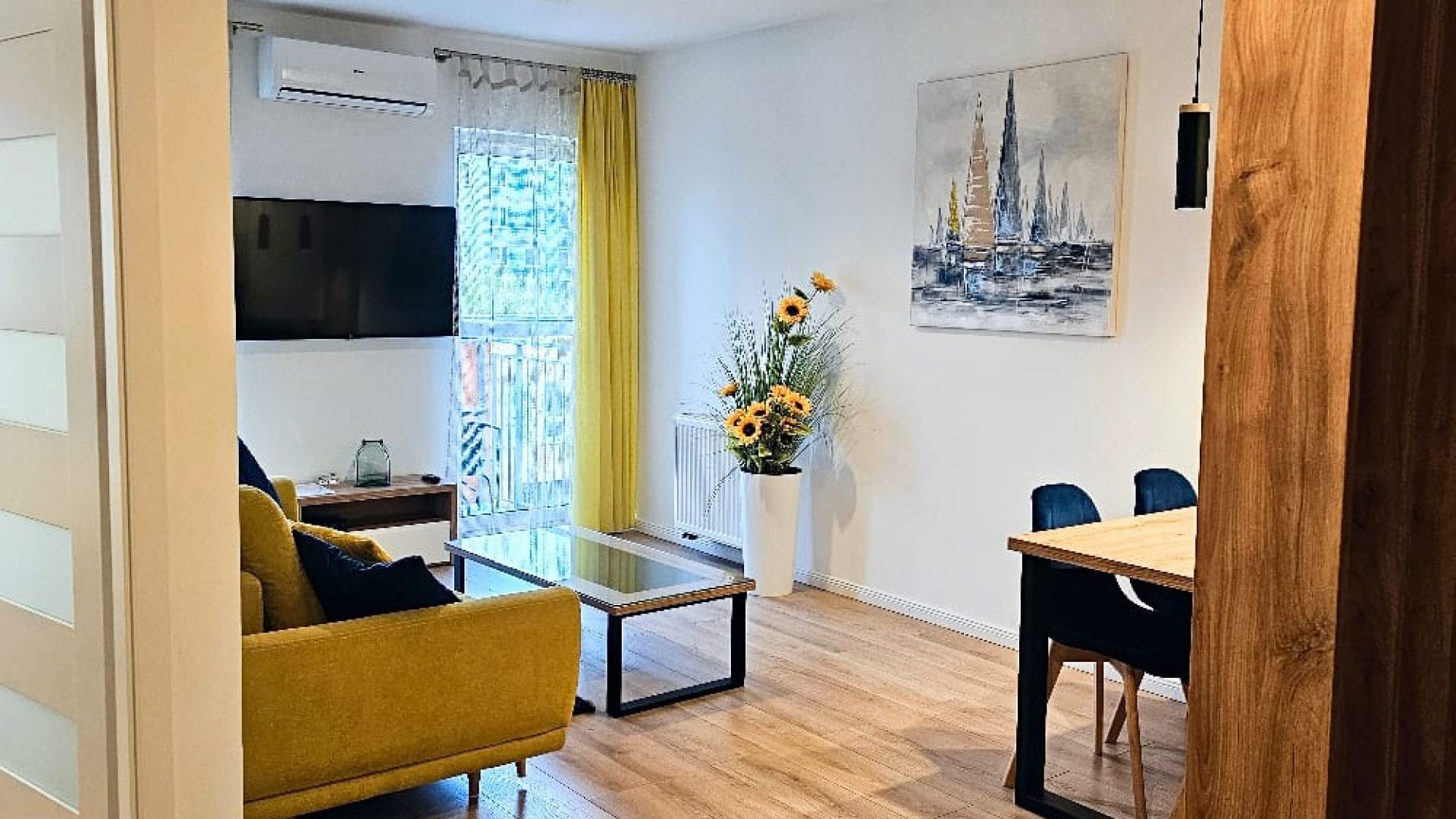 Słoneczny apartament z klimatyzacją i garażem