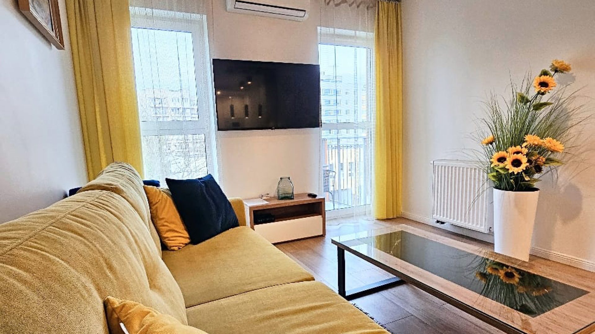 Słoneczny apartament z klimatyzacją i garażem