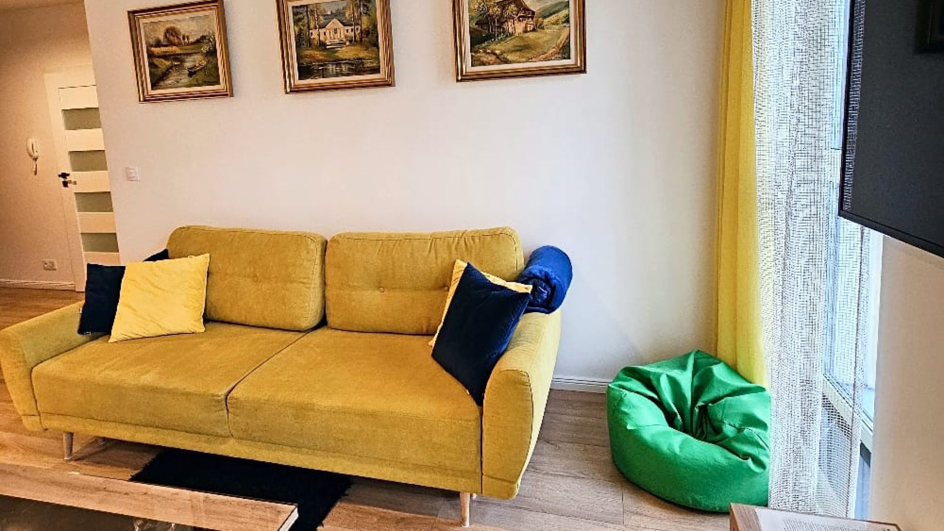 Słoneczny apartament z klimatyzacją i garażem