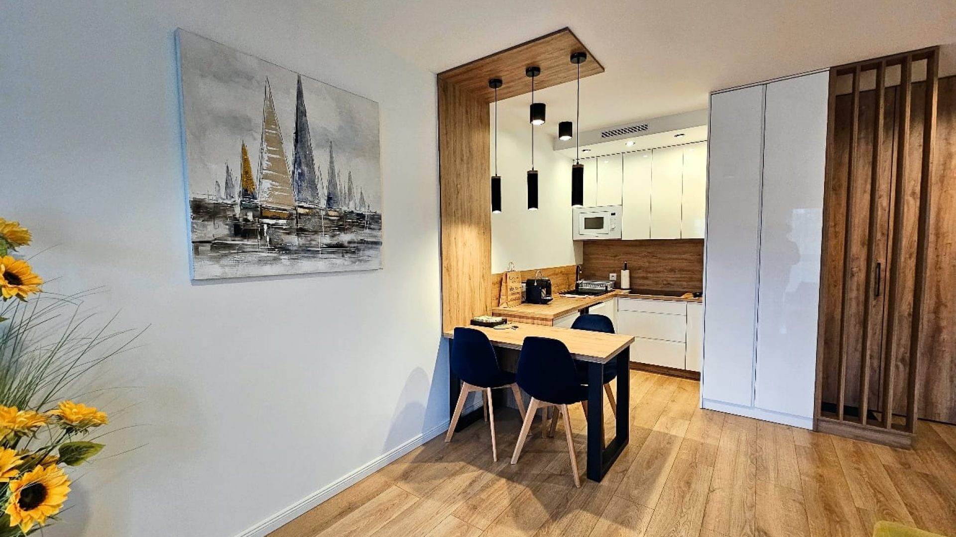 Słoneczny apartament z klimatyzacją i garażem
