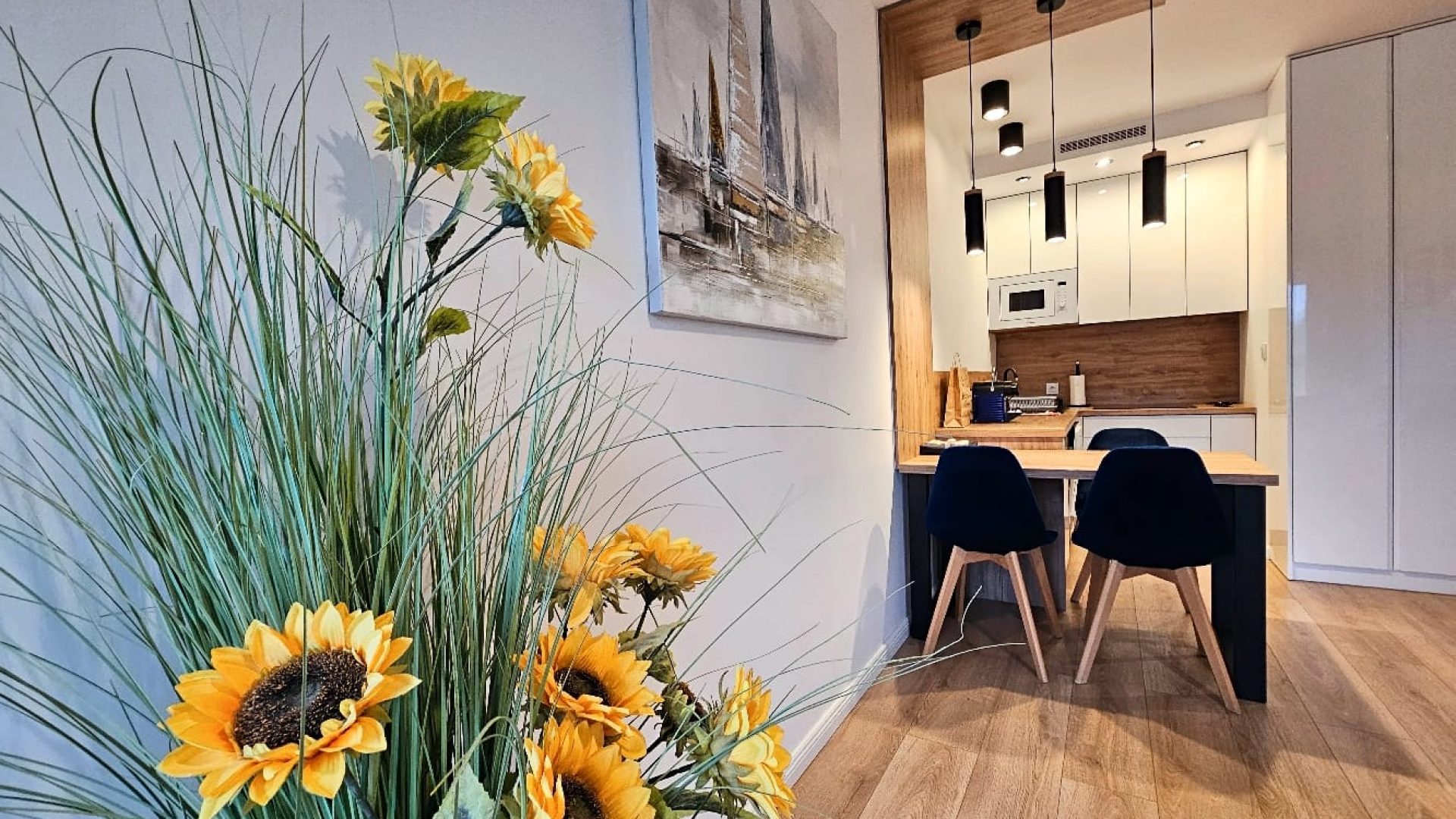Słoneczny apartament z klimatyzacją i garażem