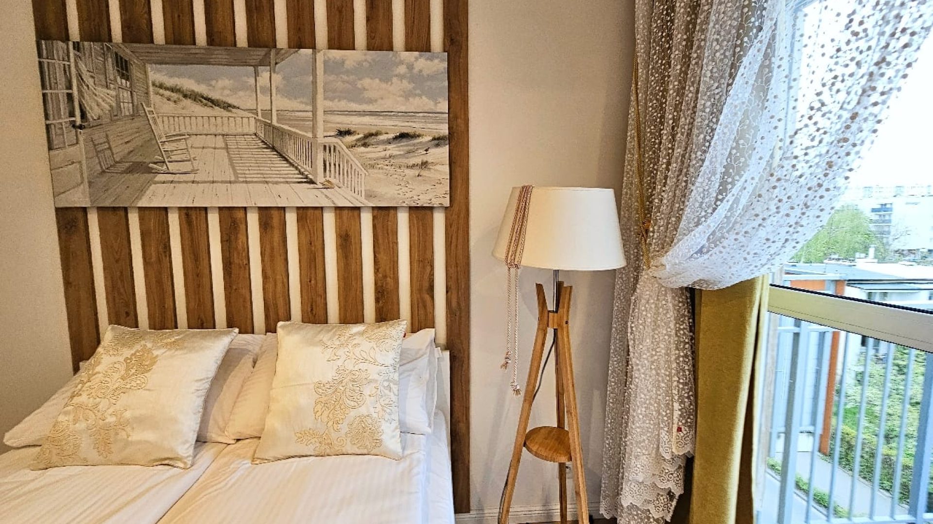 Słoneczny apartament z klimatyzacją i garażem