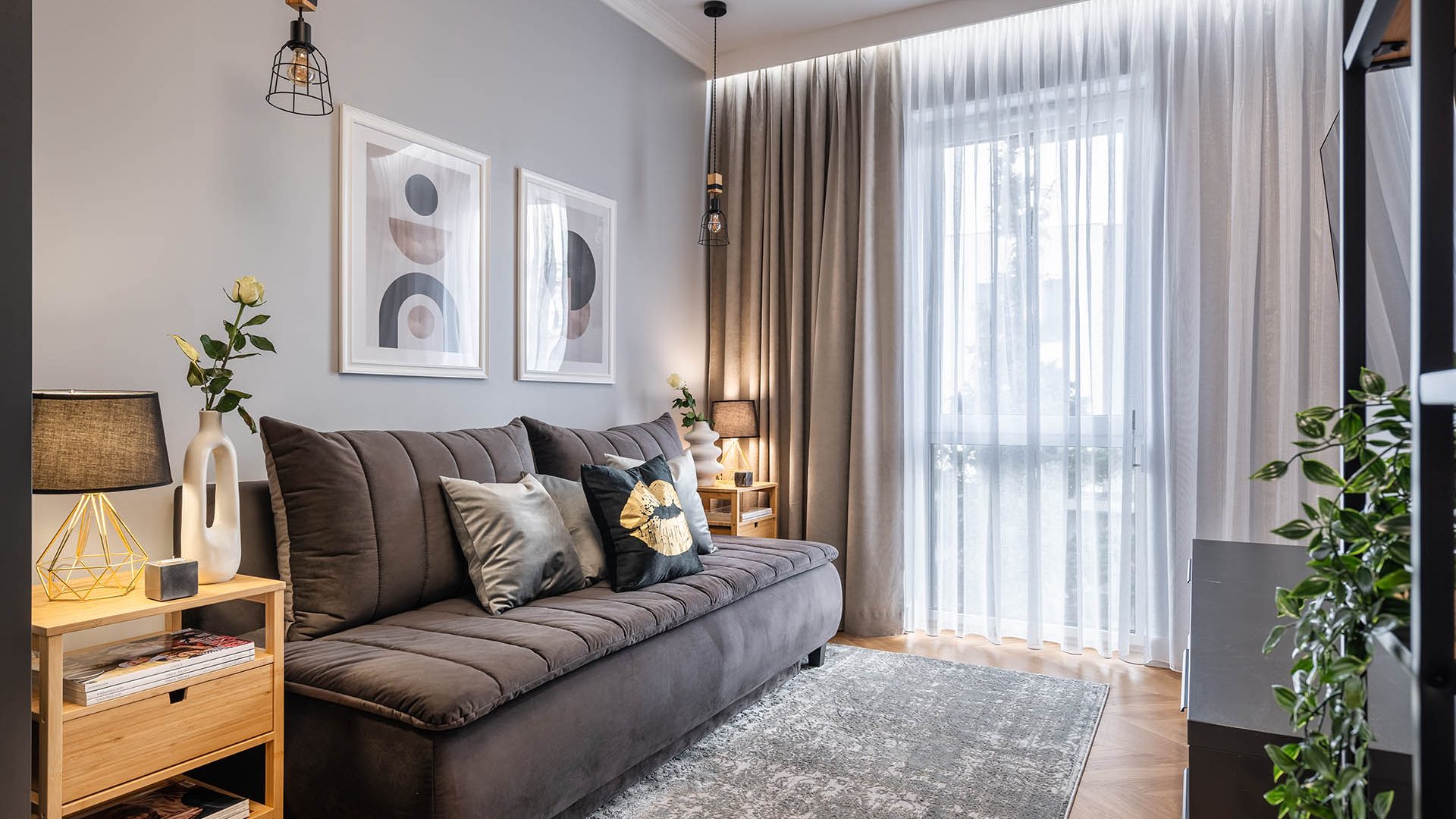 Apartmenteight