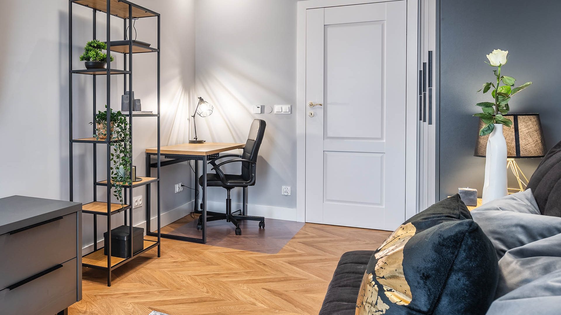 Apartmenteight
